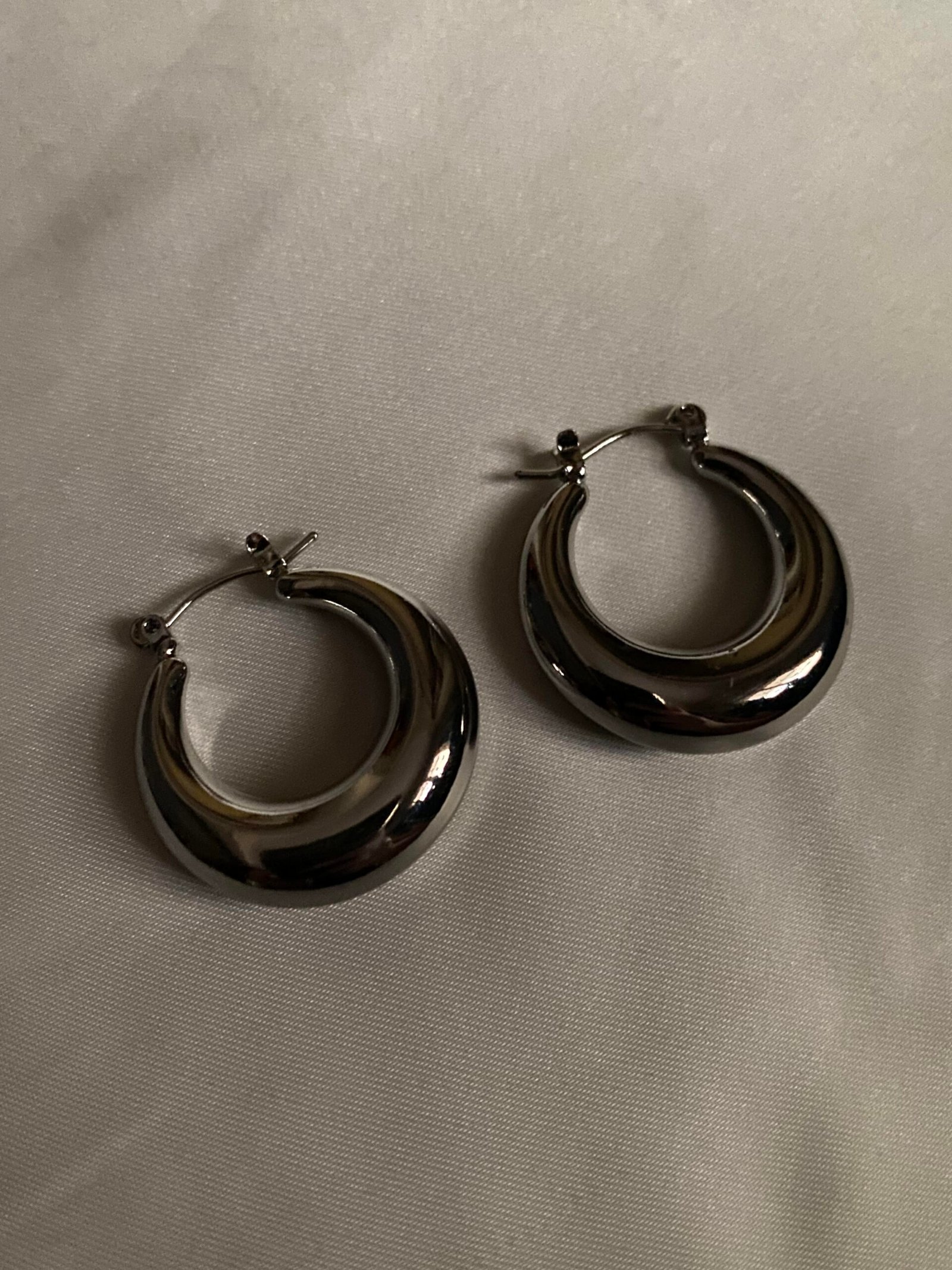 La Galerie – Ear Ring